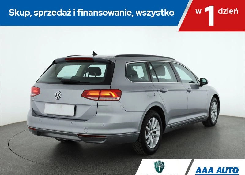 Volkswagen Passat cena 69000 przebieg: 141876, rok produkcji 2018 z Skępe małe 232